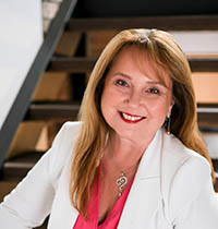 Sue Tomic 200x210 v2